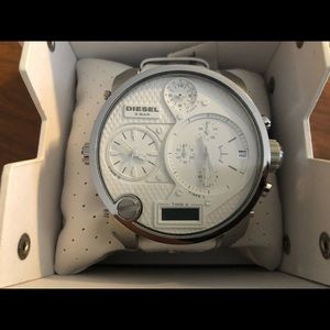 Diesel 3-Bar Analog Leather Strap watch NEW w/tag